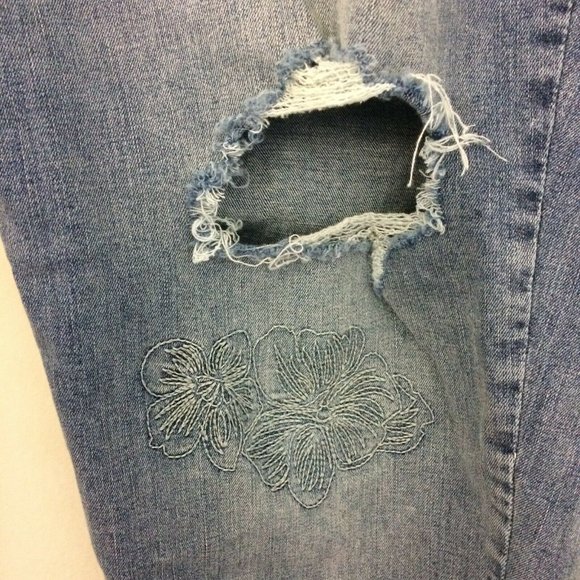 Lane Bryant Womens Plus Size 22 Jeans Skinny Floral Embroidered Distressed 47x30 - Picture 11 of 12